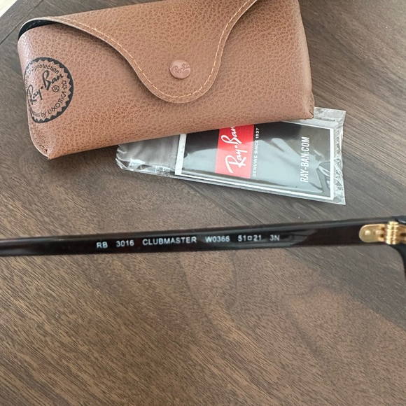 Ray Ban Clubmaster - Picture 2 of 4